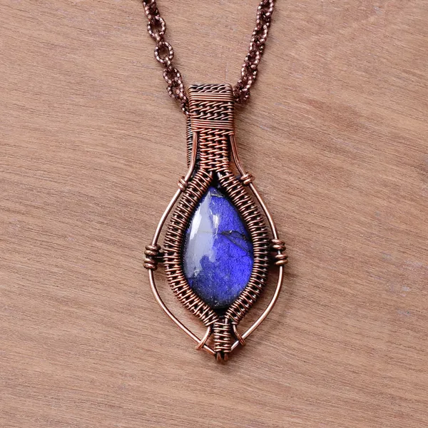 Blue_Labradorite_Healing_Gemstone_Copper_Wire_Wrap_Black_Oxidised_Chain_Pendant_(2.36_Cm)
