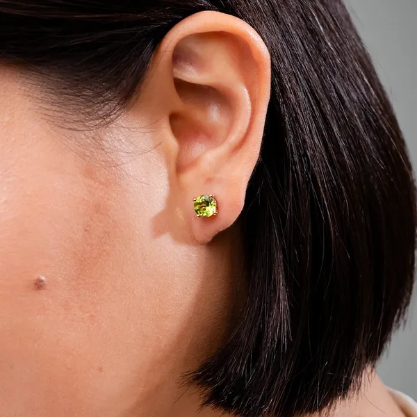Green_Peridot_925_Sterling_Silver_Prong_Set_Stud_Earring