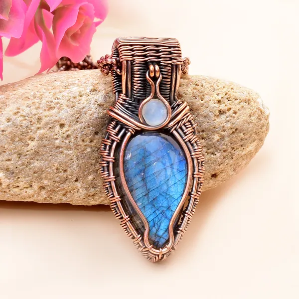 Blue_Labradorite_Healing_Gemstone_Copper_Wire_Wrap_Black_Oxidised_Chain_Pendant_(1.96_Cm)