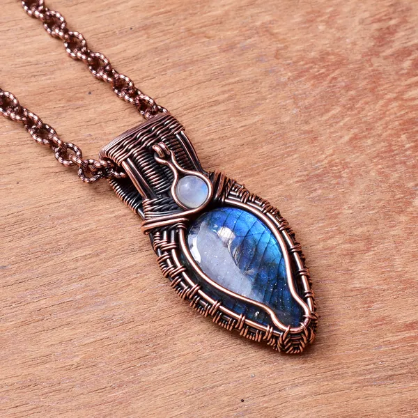 Blue_Labradorite_Healing_Gemstone_Copper_Wire_Wrap_Black_Oxidised_Chain_Pendant_(1.96_Cm)