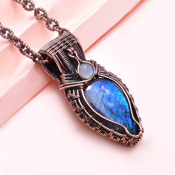 Blue_Labradorite_Healing_Gemstone_Copper_Wire_Wrap_Black_Oxidised_Chain_Pendant_(1.96_Cm)