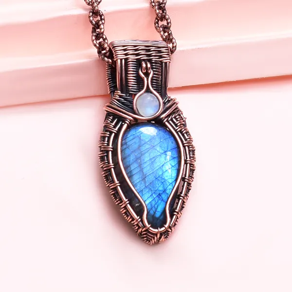 Blue_Labradorite_Healing_Gemstone_Copper_Wire_Wrap_Black_Oxidised_Chain_Pendant_(1.96_Cm)