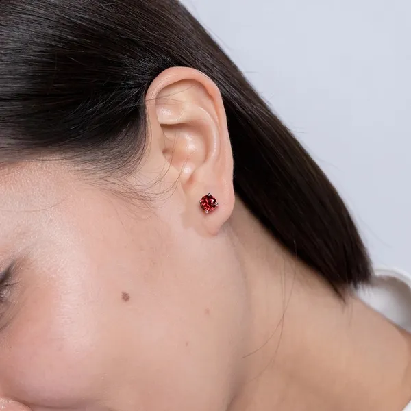 Red_Garnet_925_Sterling_Silver_Basket_Set_Stud_Earring