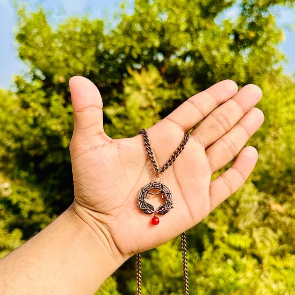 Red_Onyx_Healing_Gemstone_Copper_Wire_Wrap_Black_Oxidised_Chain_Pendant_(1.77_Cm)