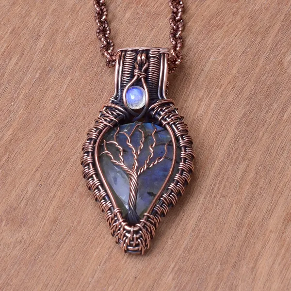 Blue_Labradorite_Healing_Gemstone_Copper_Wire_Wrap_Black_Oxidised_Chain_Pendant_(2.55_Cm)
