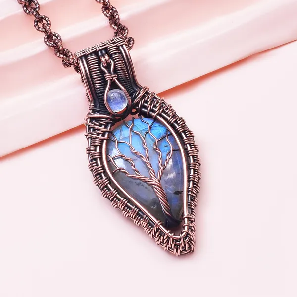 Blue_Labradorite_Healing_Gemstone_Copper_Wire_Wrap_Black_Oxidised_Chain_Pendant_(2.55_Cm)
