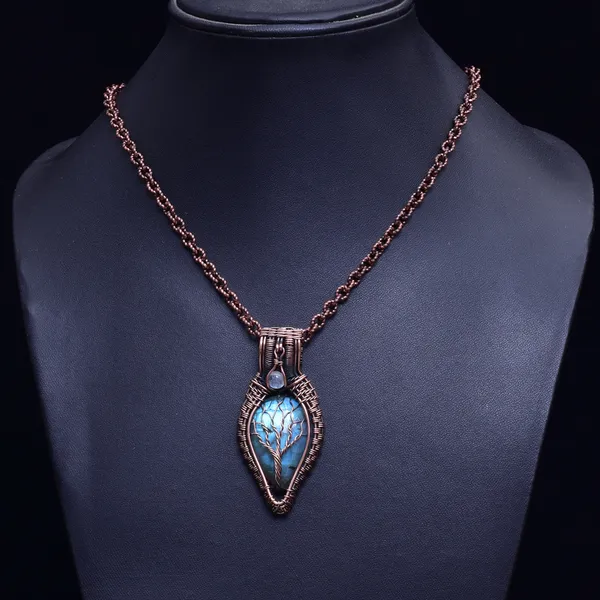 Blue_Labradorite_Healing_Gemstone_Copper_Wire_Wrap_Black_Oxidised_Chain_Pendant_(2.55_Cm)