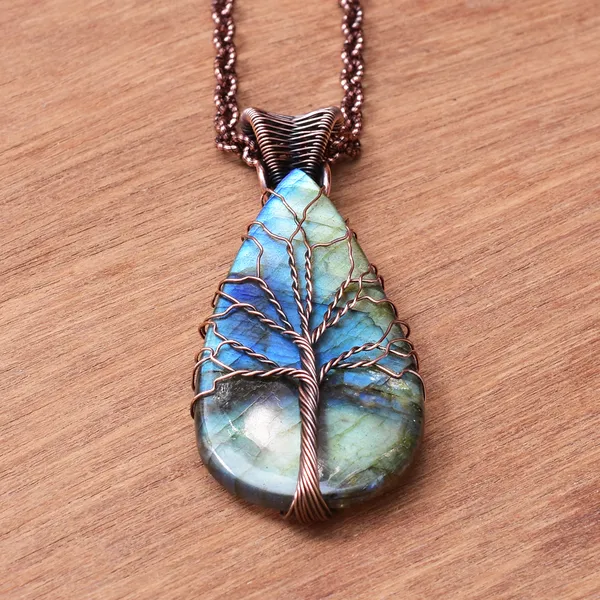 Blue_Labradorite_Healing_Gemstone_Copper_Wire_Wrap_Black_Oxidised_Chain_Pendant_(2.95_Cm)