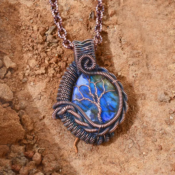 Blue_Labradorite_Healing_Gemstone_Copper_Wire_Wrap_Black_Oxidised_Chain_Pendant_(1.96_Cm)
