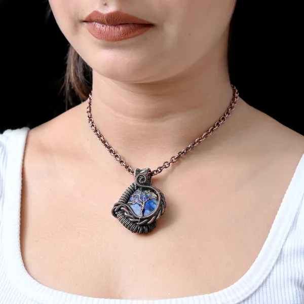 Blue_Labradorite_Healing_Gemstone_Copper_Wire_Wrap_Black_Oxidised_Chain_Pendant_(1.96_Cm)