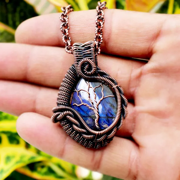 Blue_Labradorite_Healing_Gemstone_Copper_Wire_Wrap_Black_Oxidised_Chain_Pendant_(1.96_Cm)