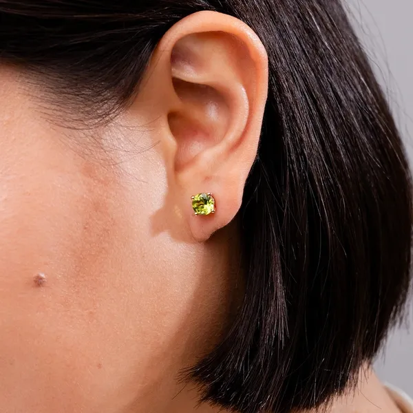 Green_Peridot_925_Sterling_Silver_Prong_Set_Stud_Earring