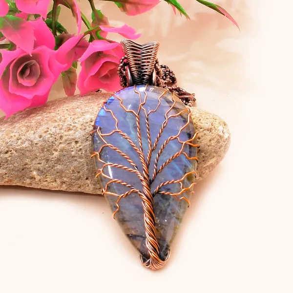 Blue_Labradorite_Healing_Gemstone_Copper_Wire_Wrap_Black_Oxidised_Chain_Pendant_(2.95_Cm)