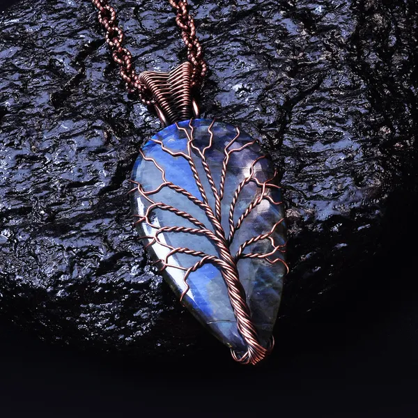 Blue_Labradorite_Healing_Gemstone_Copper_Wire_Wrap_Black_Oxidised_Chain_Pendant_(2.95_Cm)
