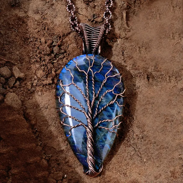 Blue_Labradorite_Healing_Gemstone_Copper_Wire_Wrap_Black_Oxidised_Chain_Pendant_(2.95_Cm)