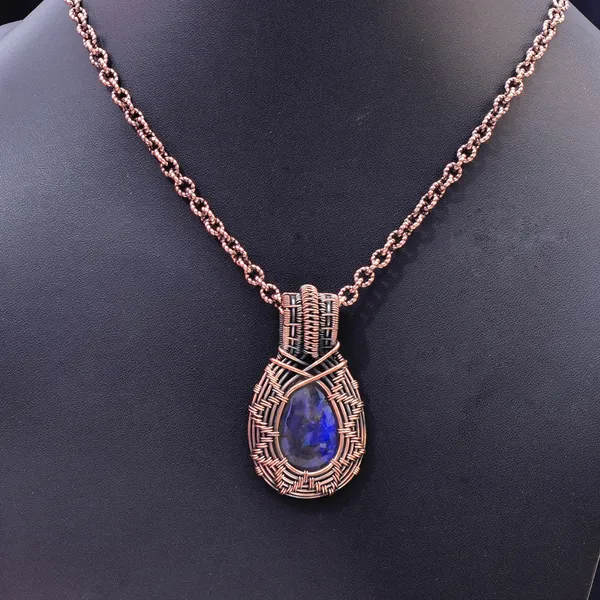 Blue_Labradorite_Healing_Gemstone_Copper_Wire_Wrap_Black_Oxidised_Chain_Pendant_(1.96_Cm)