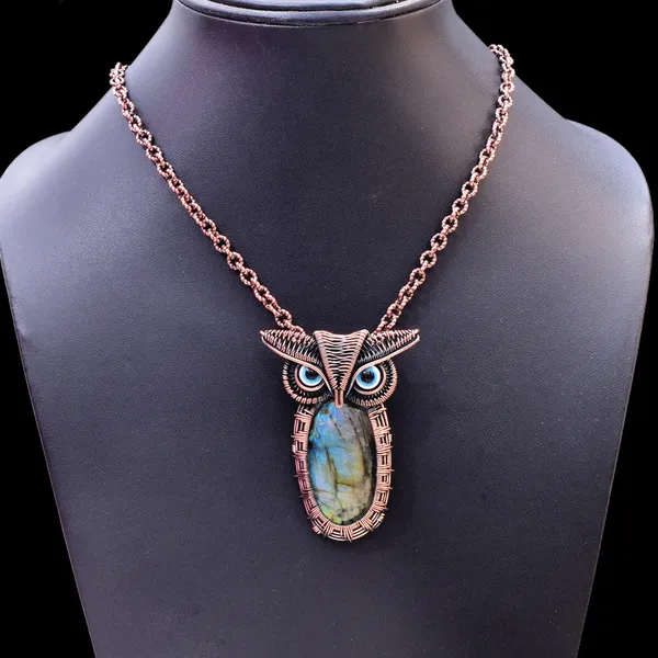 Blue_Labradorite_Healing_Gemstone_Copper_Wire_Wrap_Black_Oxidised_Chain_Pendant_(1.96_Cm)