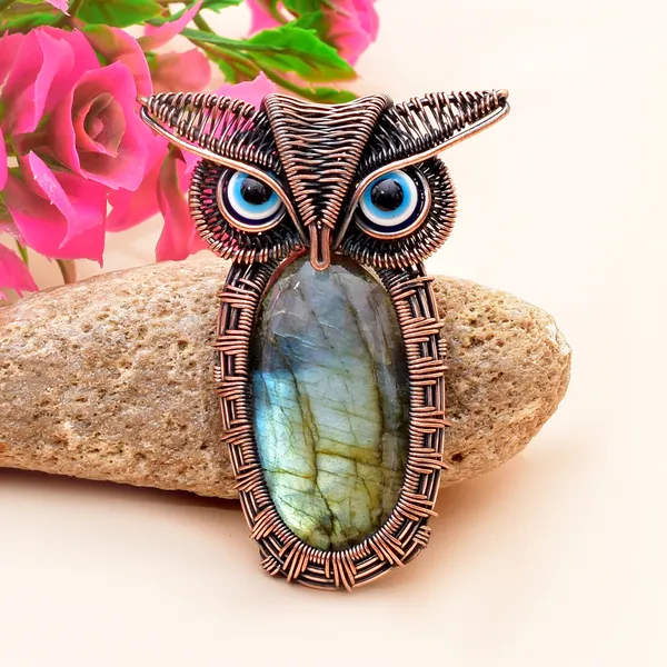 Blue_Labradorite_Healing_Gemstone_Copper_Wire_Wrap_Black_Oxidised_Chain_Pendant_(1.96_Cm)