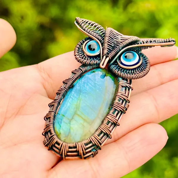 Blue_Labradorite_Healing_Gemstone_Copper_Wire_Wrap_Black_Oxidised_Chain_Pendant_(1.96_Cm)