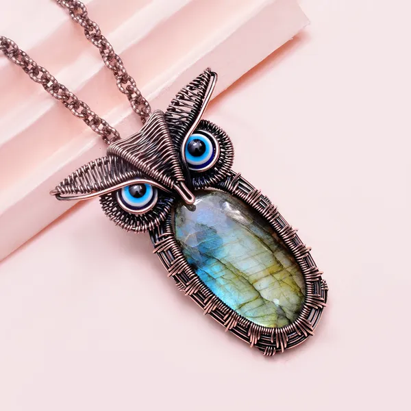 Blue_Labradorite_Healing_Gemstone_Copper_Wire_Wrap_Black_Oxidised_Chain_Pendant_(1.96_Cm)