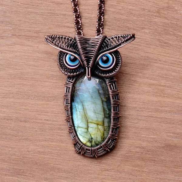 Blue_Labradorite_Healing_Gemstone_Copper_Wire_Wrap_Black_Oxidised_Chain_Pendant_(1.96_Cm)
