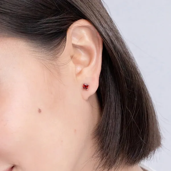 Red_Garnet_925_Sterling_Silver_Basket_Set_Stud_Earring