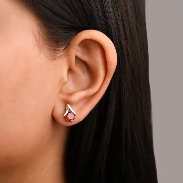 Red_Garnet_925_Sterling_Silver_Prong_Set_Stud_Earring