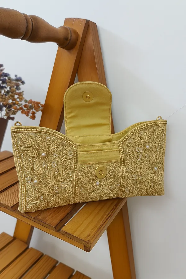 Golden_Leaf_Clutch