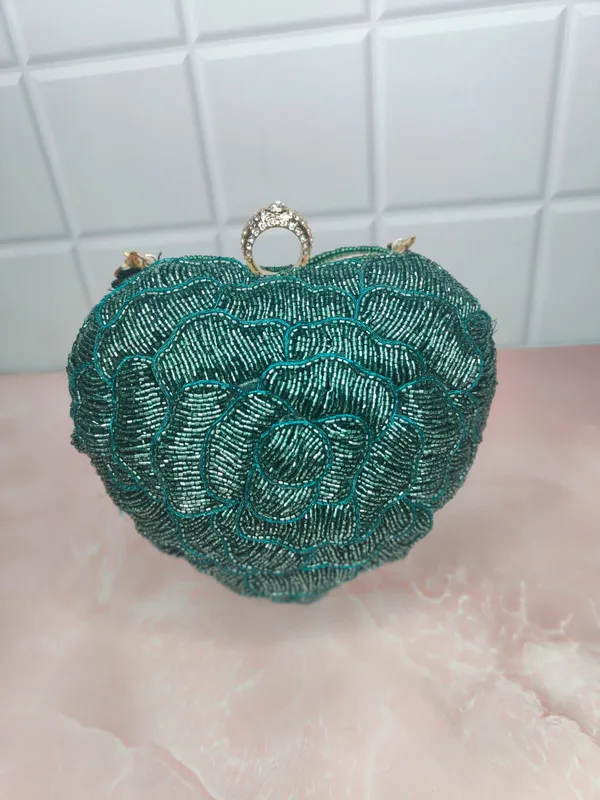 Green_Elegant_Rose_Heart_Shaped_Beaded_Clutch_Bag_With_Glamorous_Handcrafted_Detailing_For_Evening_Parties