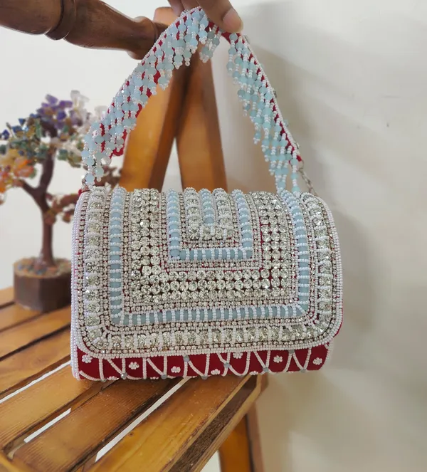 Frosted_Luxe_Beaded_Clutch