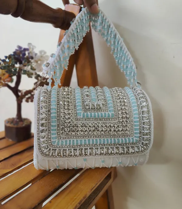 Frosted_Luxe_Beaded_Clutch