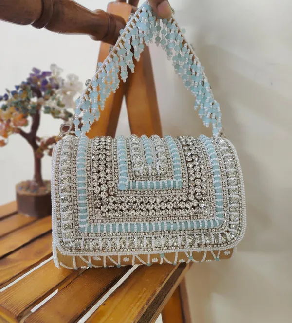 Frosted_Luxe_Beaded_Clutch