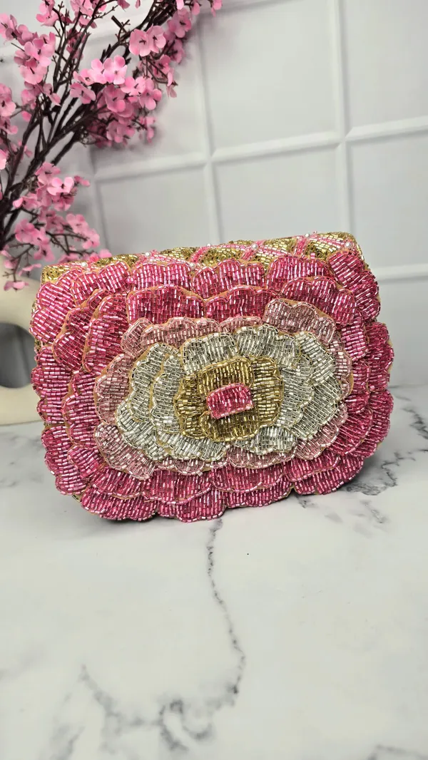 Black_And_Silver_Beaded_Floral_Embellished_Clutch_Bag_With_Elegant_Design_For_Evening_Events