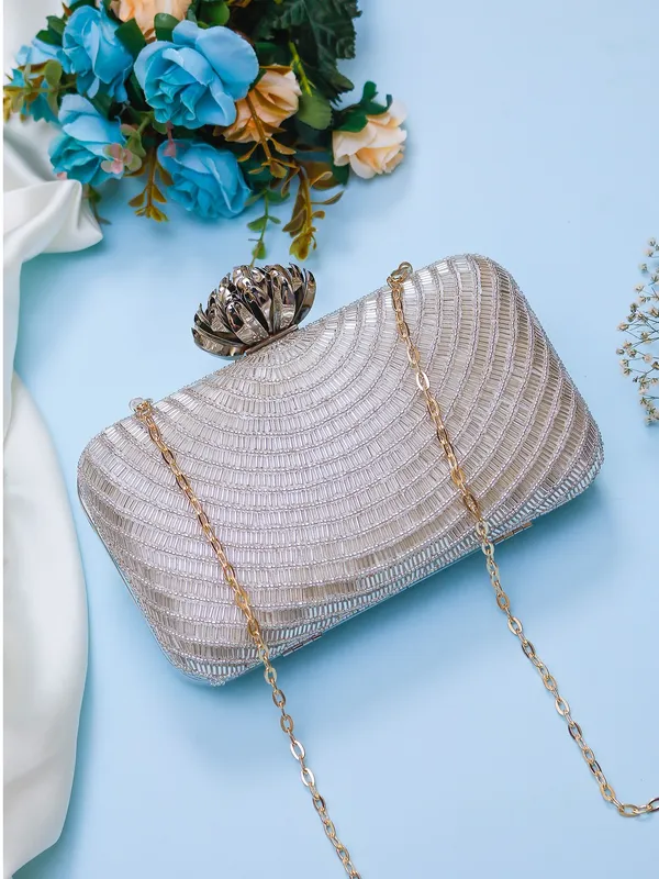 Zayra_Midnight_Radiance_Black_Beaded_Clutch