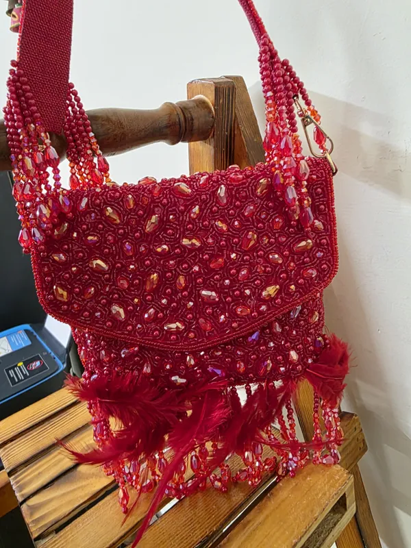 Scarlet_Serenade_Feathered_Sling
