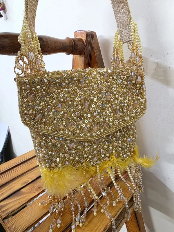 Scarlet_Serenade_Feathered_Sling