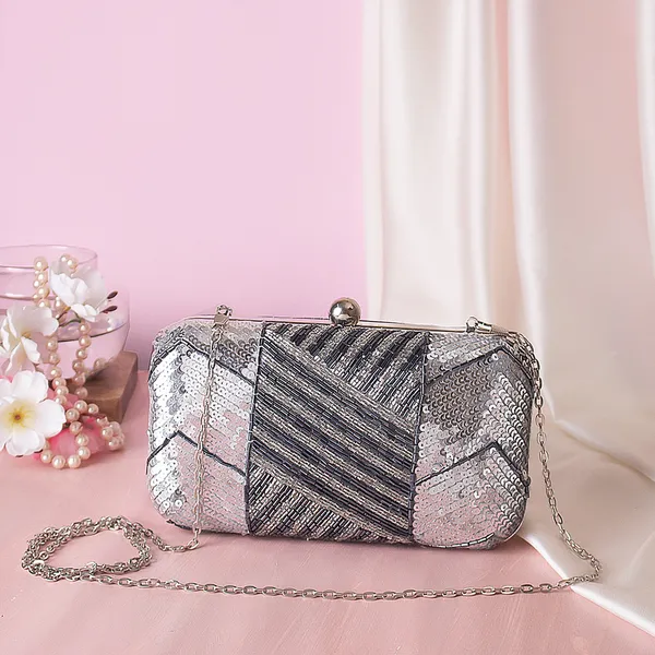 Silver_Elegant_Beaded_Floral_Embellished_Clutch_Bag_With_Pearl_Chain_For_Evening_Party_And_Wedding_Events