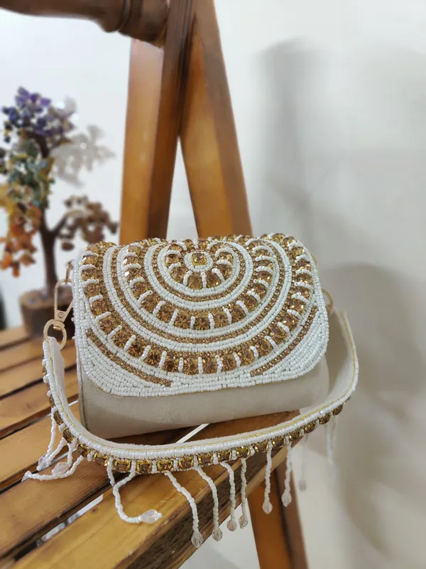 White_Elegant_Beaded_Handbag_With_Mirror_Embellishments_And_Gold_Chain_For_Wedding,_Party,_And_Traditional_Wear