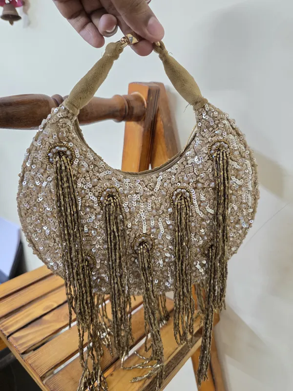 Noir_Fringe_Sequin_Clutch