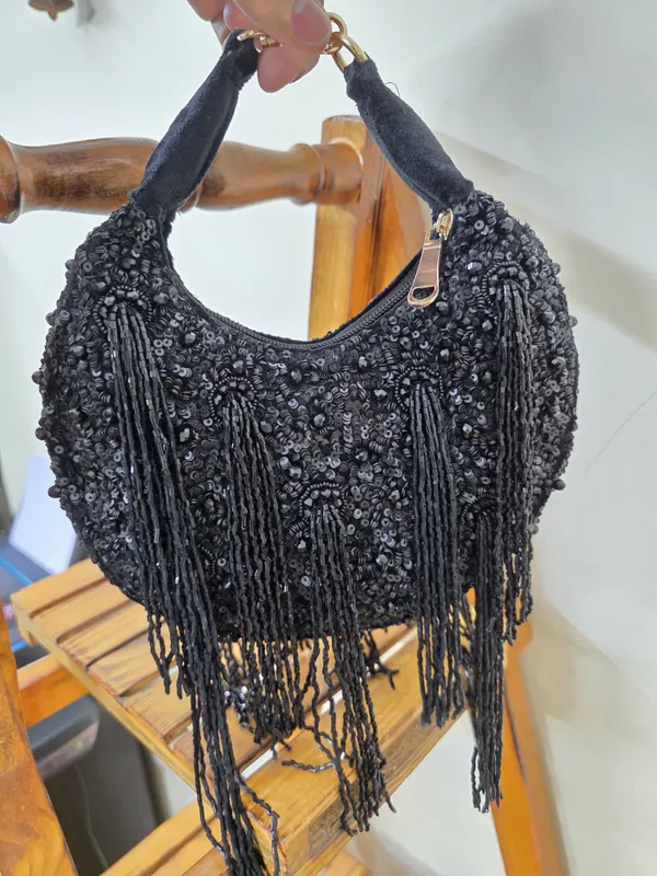 Noir_Fringe_Sequin_Clutch