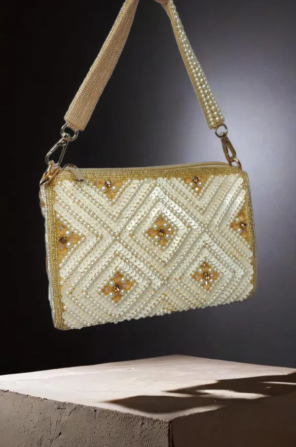 Crystal_Gleam_Silver_Clutch
