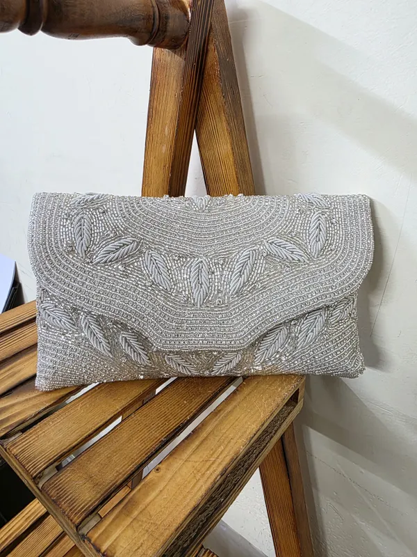 White_Elegant_Beaded_Clutch_Bag_With_Pearl_Accents_And_Luxe_Handcrafted_Artisan_Detailing