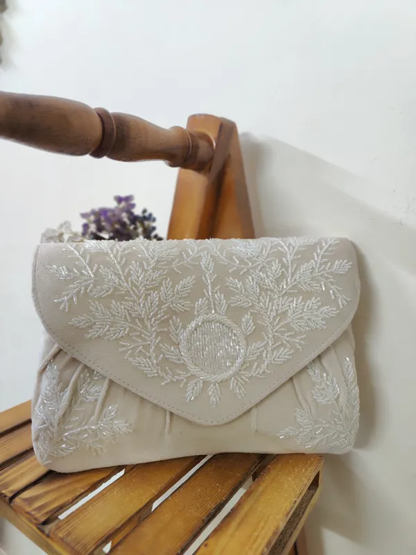 White_Premium_Quality_Hot_Selling_Suede_Embroidered_Clutch_Bag_For_Women