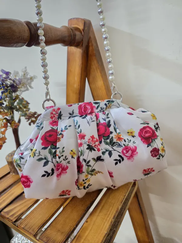 Blue_Blossom_Pearl_Handle_Clutch