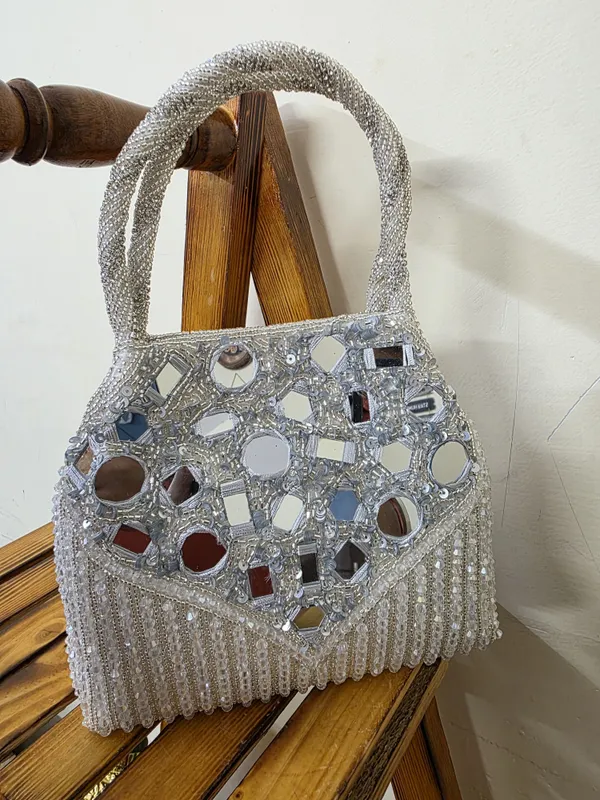 White_Elegant_Beaded_Handbag_With_Mirror_Embellishments,_Perfect_For_Wedding,_Party,_And_Traditional_Occasions
