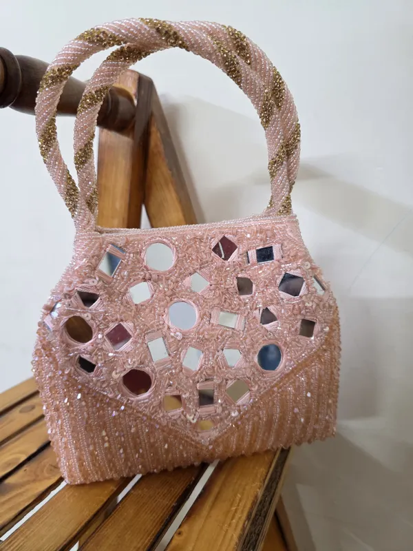 White_Elegant_Beaded_Handbag_With_Mirror_Embellishments,_Perfect_For_Wedding,_Party,_And_Traditional_Occasions