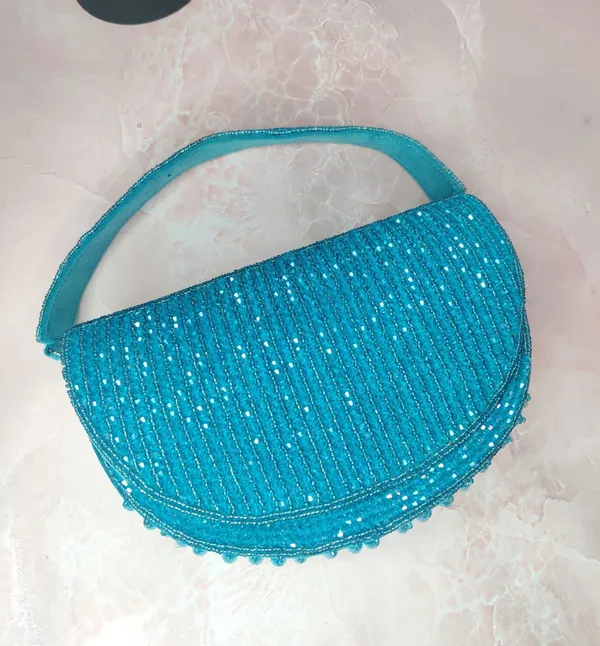Zayra_Noir_Elegance_Clutch