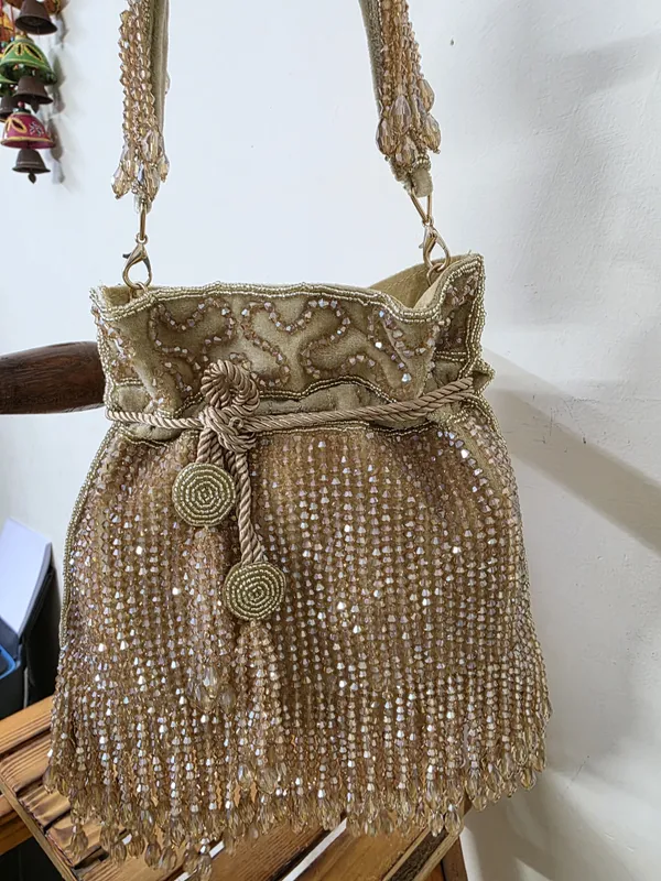 Multicolor_Iridescent_Velvet_Beaded_Potli_Bag
