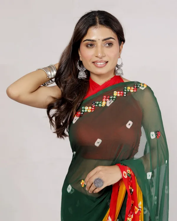 Green_Chiffon_Saree_Mirror_Work_Printed_Sarees_For_Women