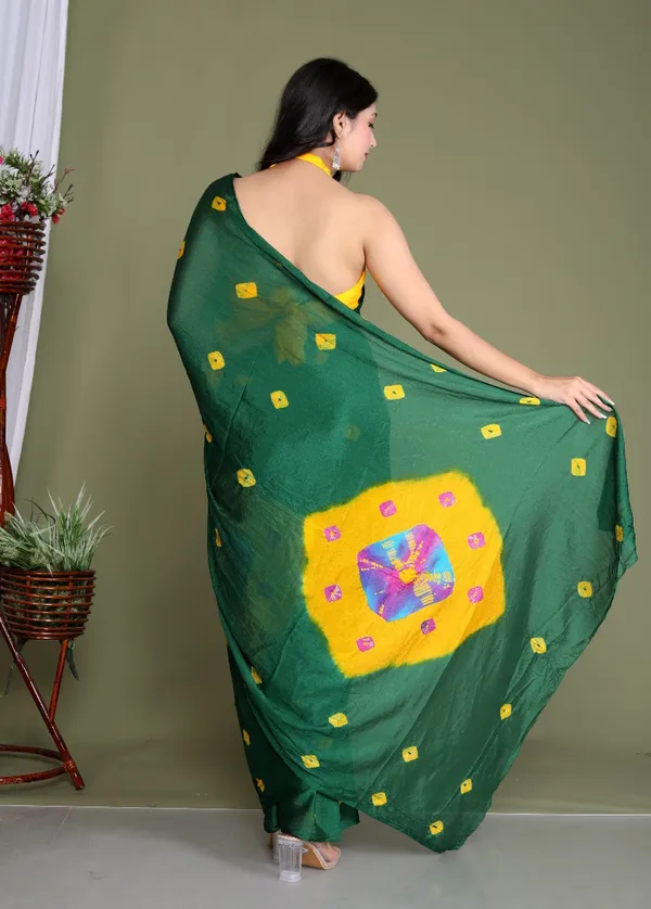 Green_Pure_Chinon_Silk_Trendy_Bandhini_Chiffon_Sarees_For_Women